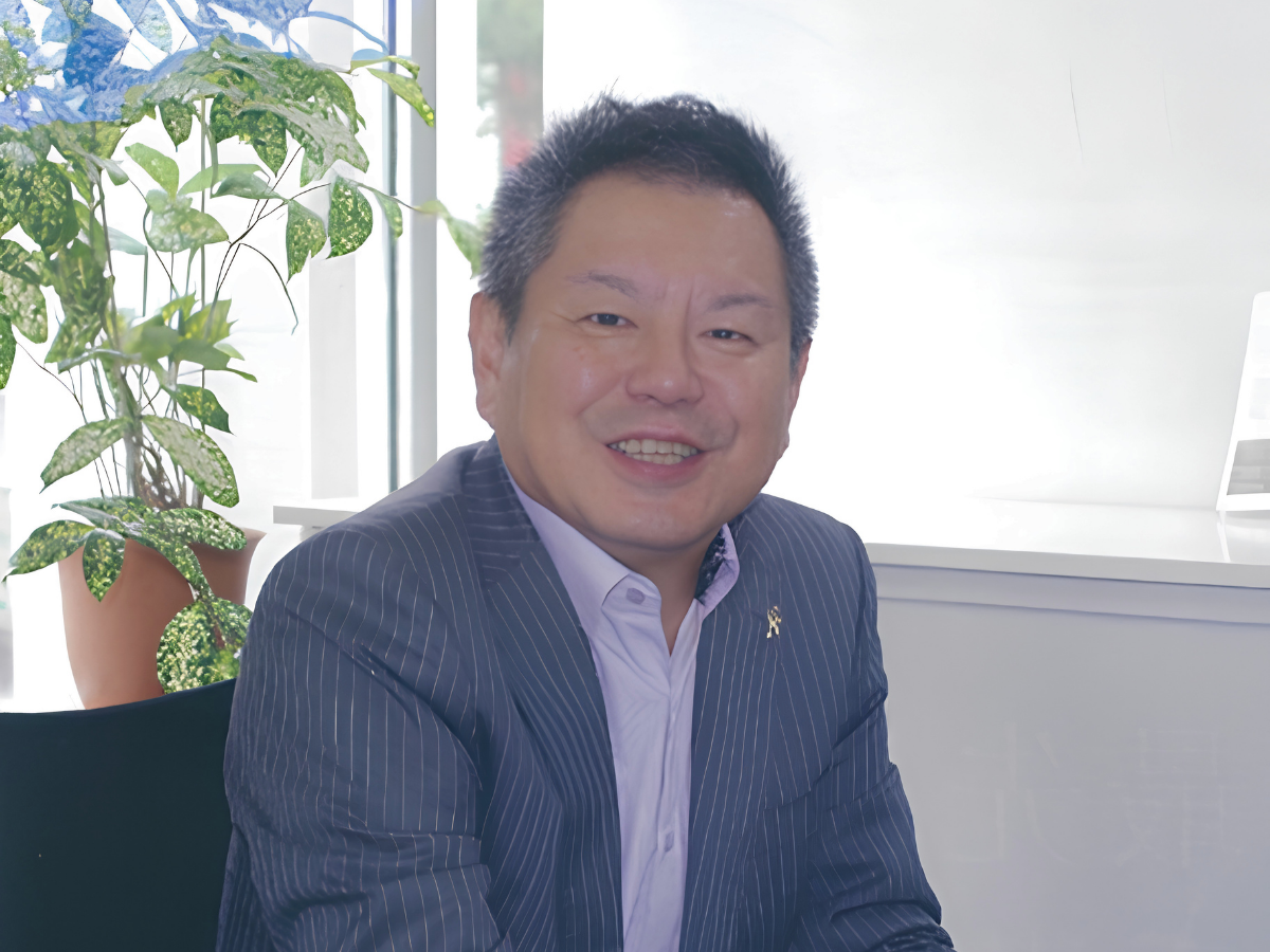 山本　成人